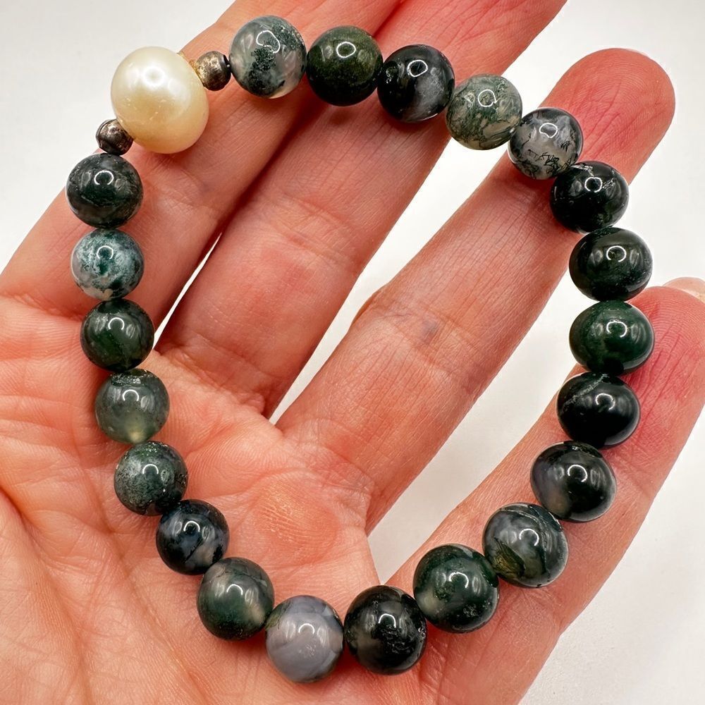 Stunning 13mm pearl and‎ 8mm moss agate beaded stretchy bracelet!